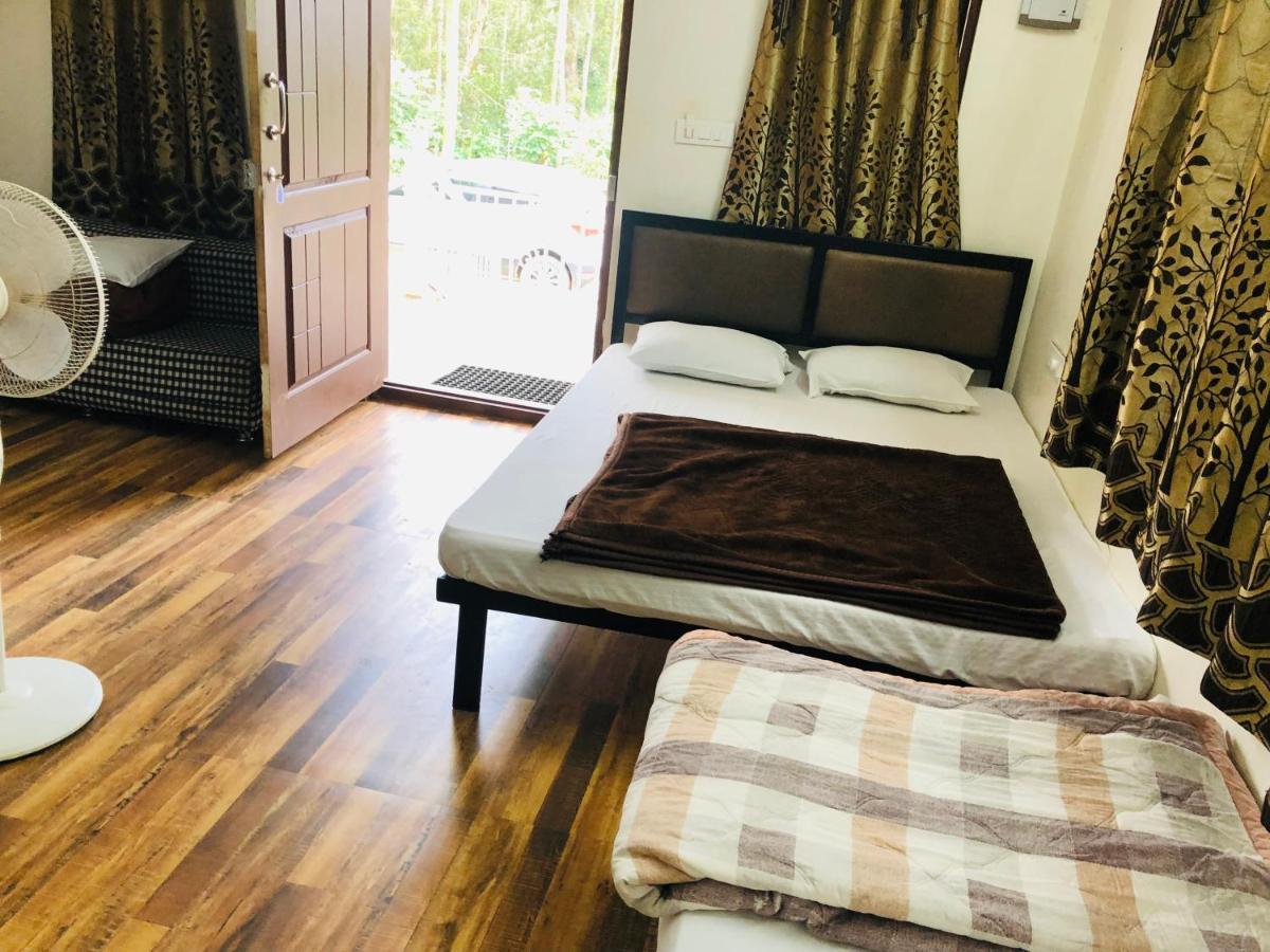 Silver Springs Homestay Chickmagalur จิกมากาลูร์ ภายนอก รูปภาพ