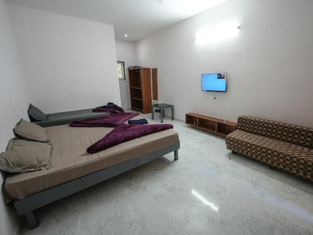 Silver Springs Homestay Chickmagalur จิกมากาลูร์ ภายนอก รูปภาพ