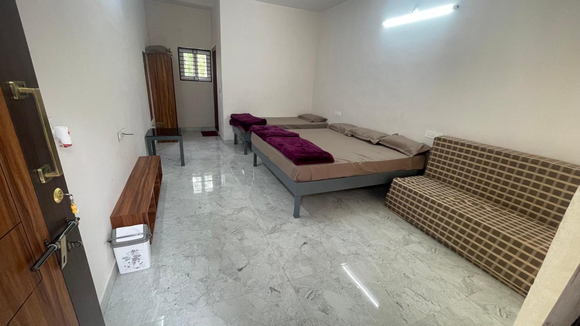 Silver Springs Homestay Chickmagalur จิกมากาลูร์ ภายนอก รูปภาพ